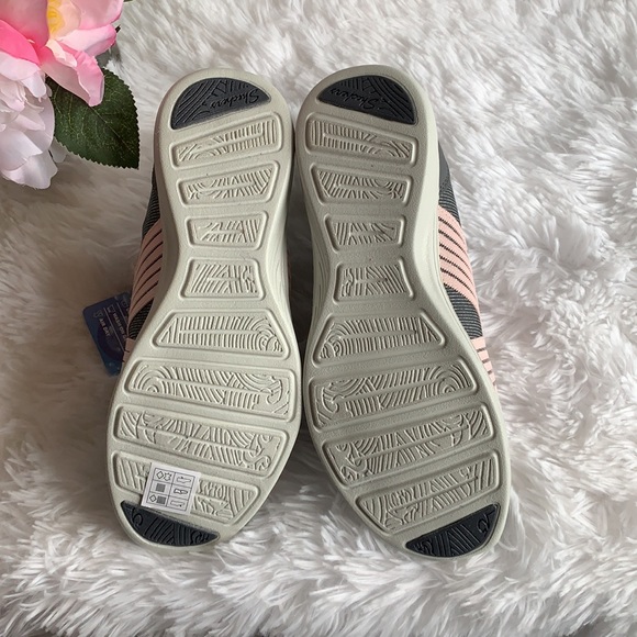 NWOB Skechers air cooled memory foam sneakers 7.5 - Picture 5 of 6